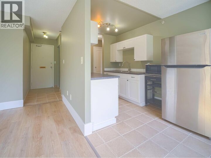 Property Photo: 1501 Queensway Street 406 BC V2L 1L5
