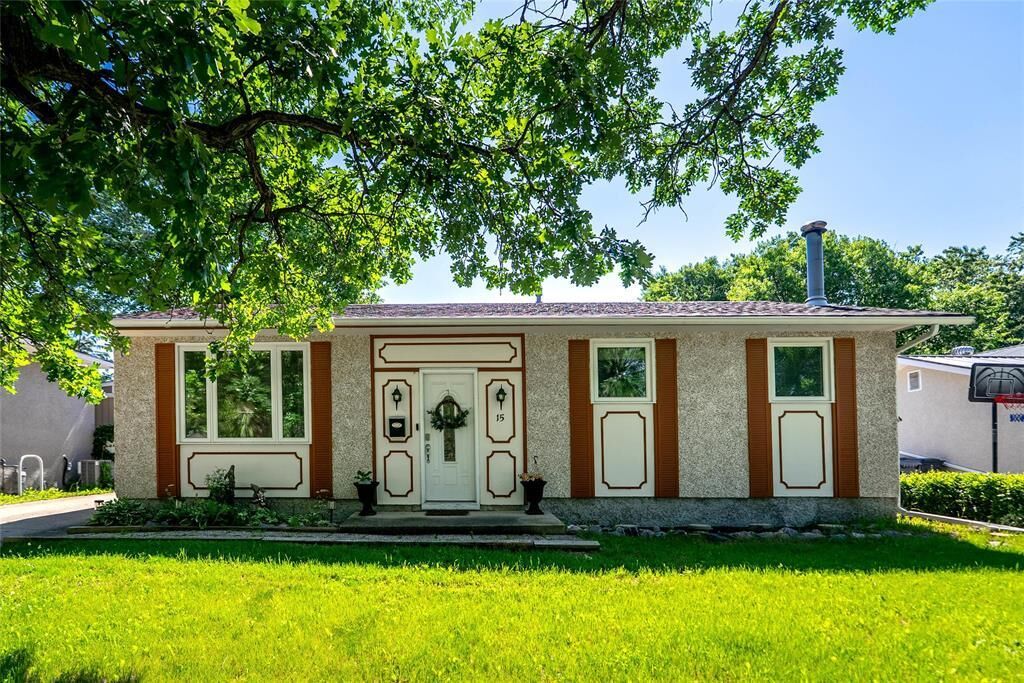 Property Photo: 15 Malone Street MB R3R 2L1