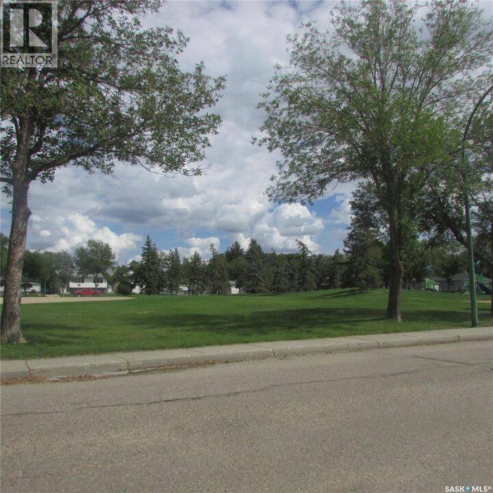 Property Photo:  1340 Connaught Street  SK S4T 4S8 