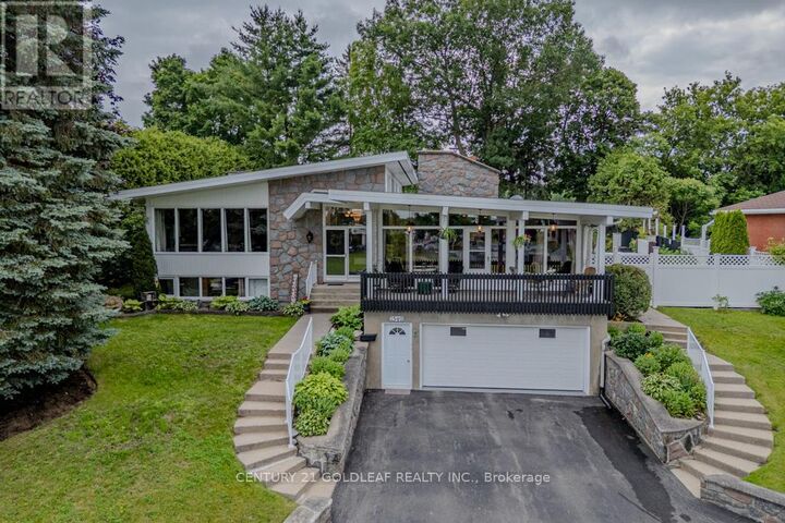 Property Photo: 1549 Du Parc Avenue ON K4K 1C3