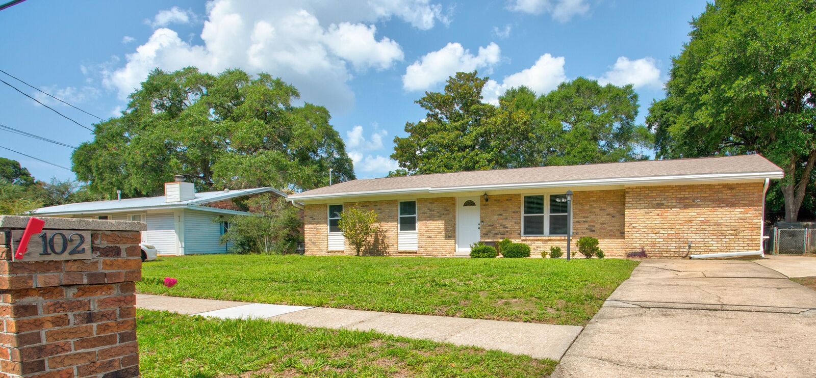 Property Photo: 102 NE Nebraska Avenue FL 32548