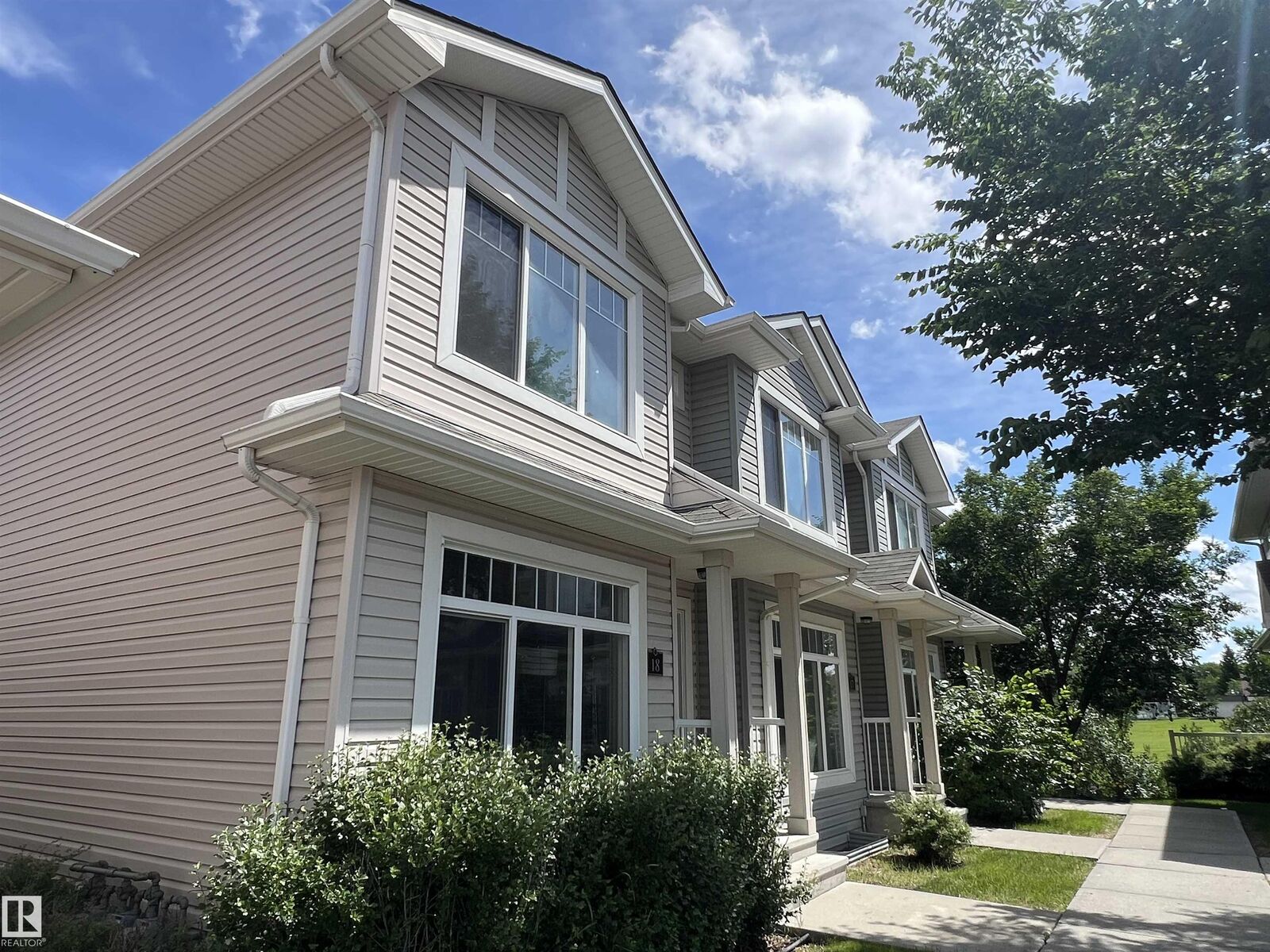 Property Photo:  6032 38 Avenue NW 18  AB T6L 0A4 