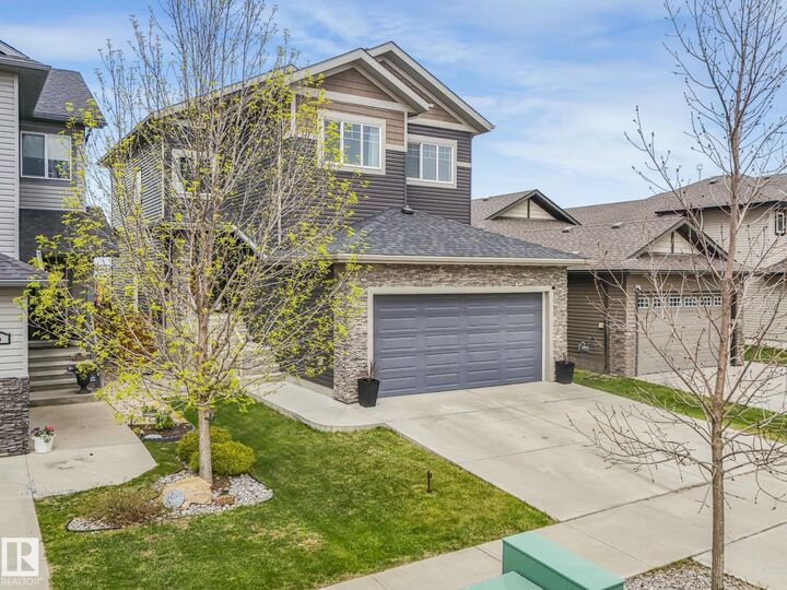 12 Sandalwood Place — photo 1