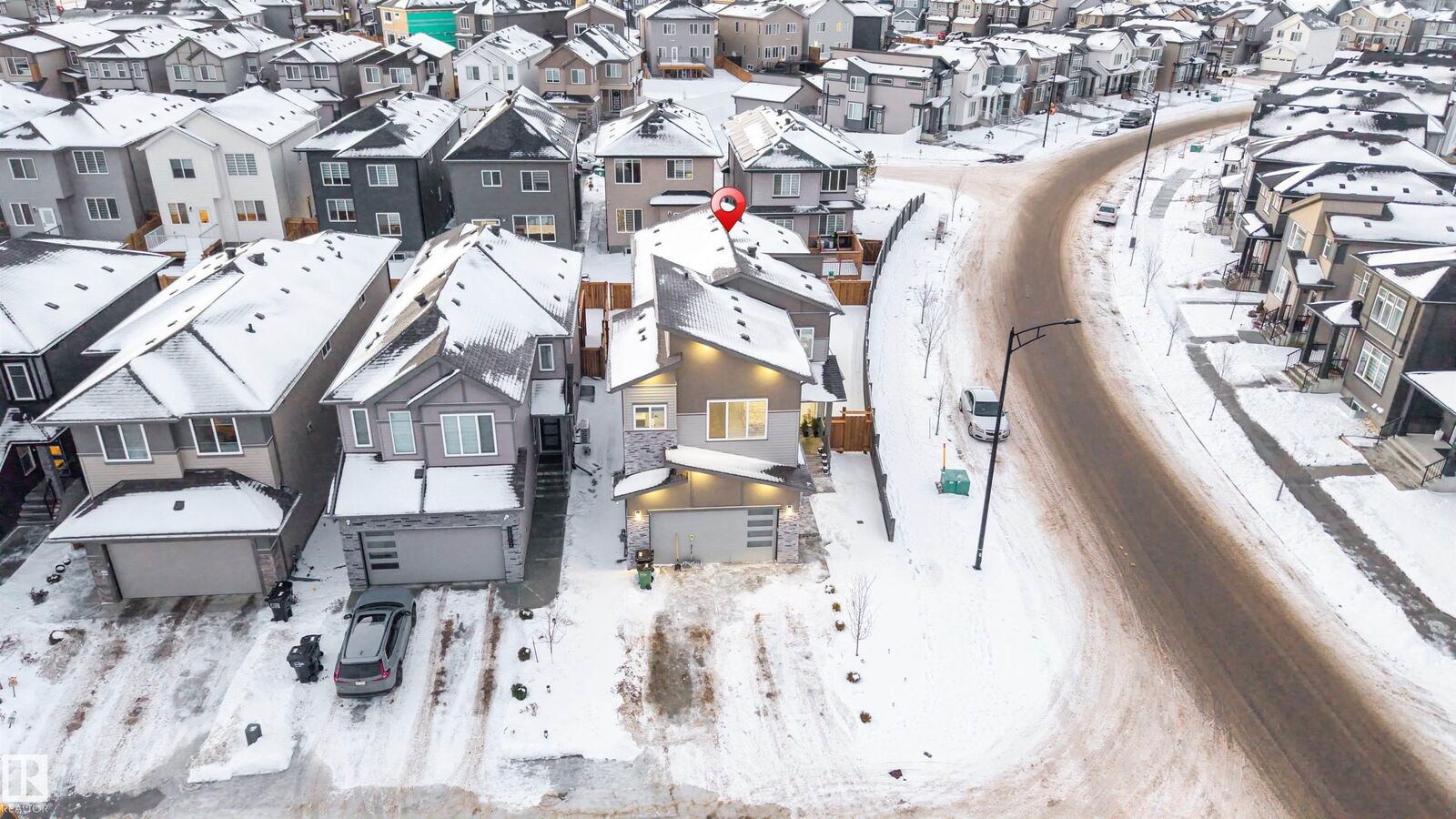 Property Photo:  16916 47 Street NW  AB T5Y 4J5 