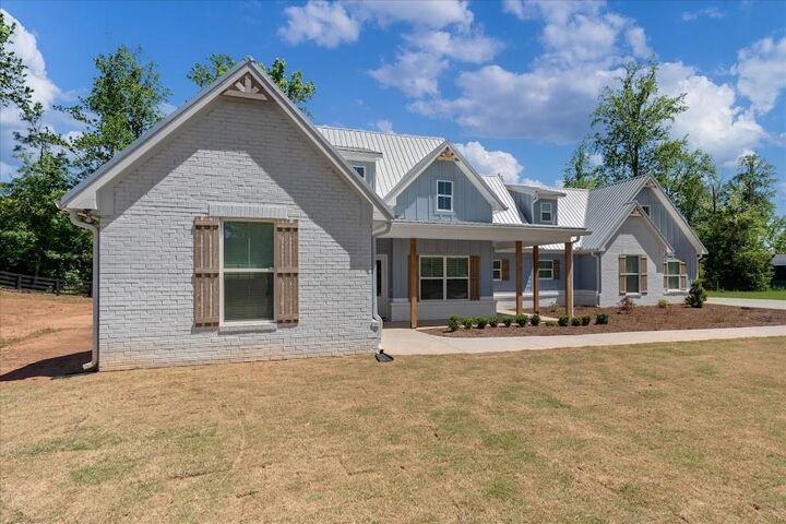 Property Photo: 1488 Morgan Road GA 30110