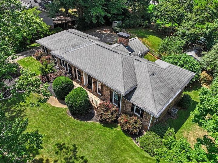 Property Photo:  410 Saddle Lake Drive  GA 30076 