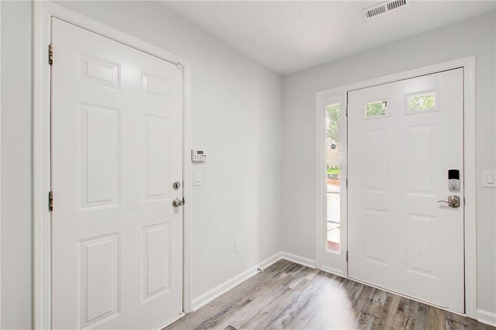 Property Photo: 2470 Stonegate Drive NW GA 30101