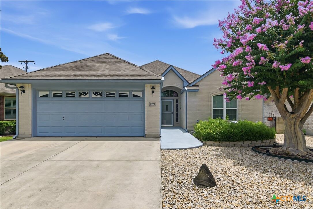 Property Photo:  1559 Golden Sage Drive  TX 78155 