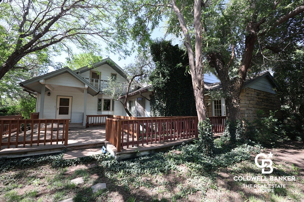 Property Photo:  4582 W Jones Avenue  KS 67846 
