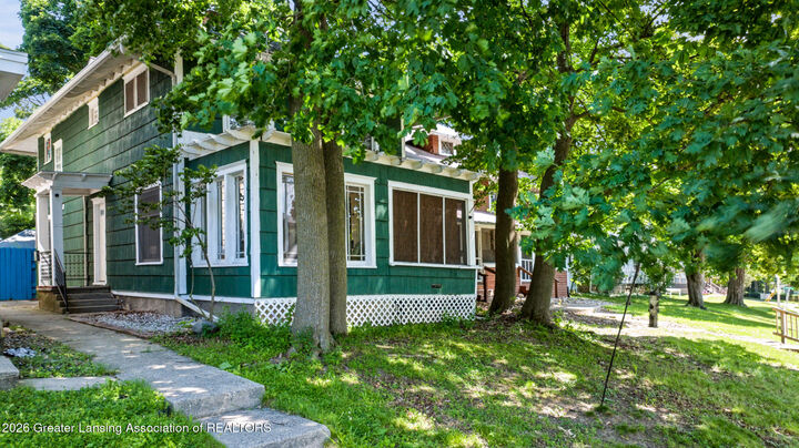 Property Photo:  320 Oakhill Avenue  MI 48823 