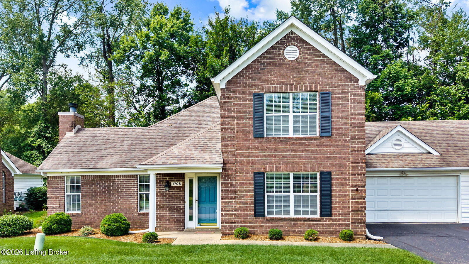 Property Photo:  1708 Eagle Nest Way  KY 40222 