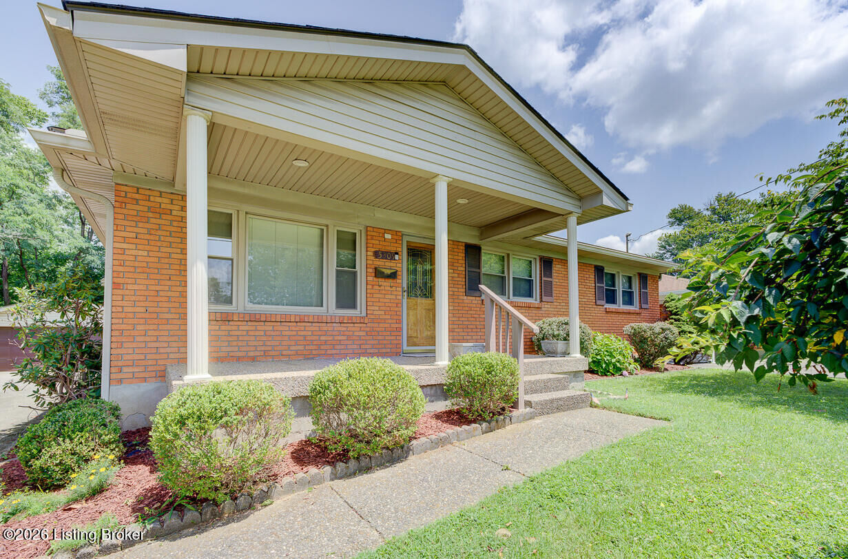 Property Photo: 5309 Barnes Dr KY 40219