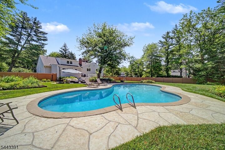 Property Photo:  6 Coventry Rd  NJ 07039 