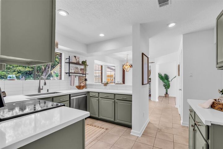 Property Photo: 259 E Rainbow Ridge Circle TX 77381