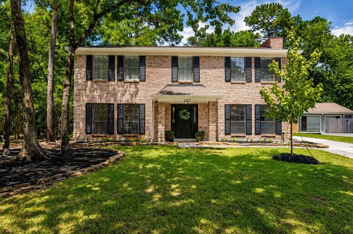 Property Photo: 259 E Rainbow Ridge Circle TX 77381