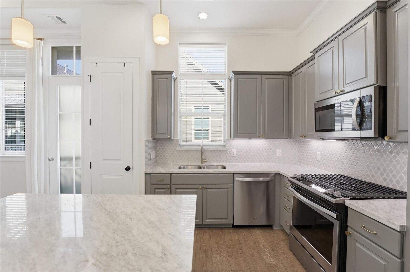 Property Photo: 2117 Naomi Street B TX 77054