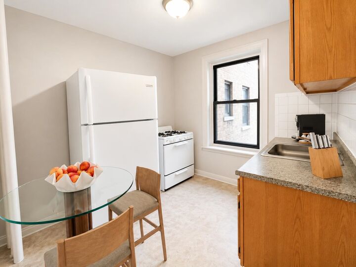 Property Photo:  50 Reservoir Ave 302  NJ 07307-2432 