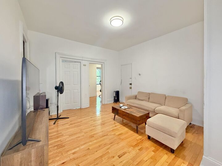 Property Photo:  16 Erie St 2  NJ 07302 