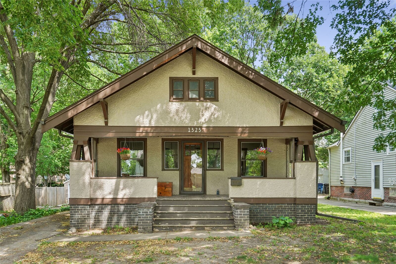 Property Photo:  1323 46th Street  IA 50311 