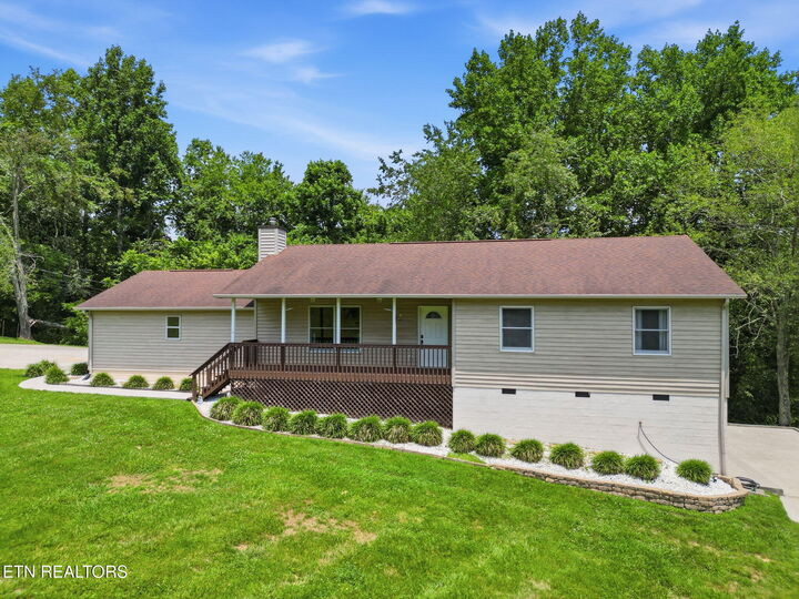 Property Photo: 201 Windsong Rd TN 37716