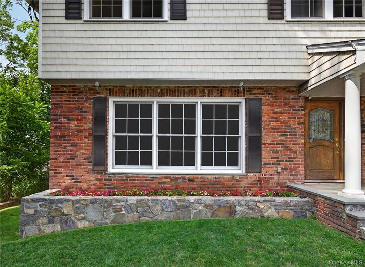Property Photo:  7 Overlook Road  NY 10522 