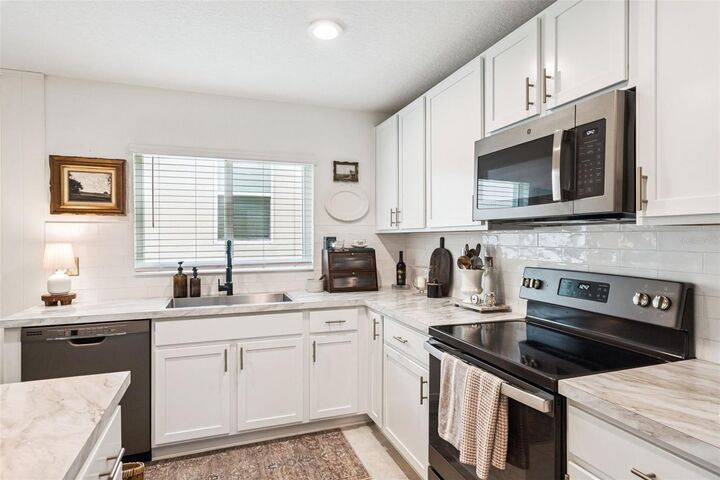 Property Photo:  1657 Wilson Prairie Circle  FL 34736 