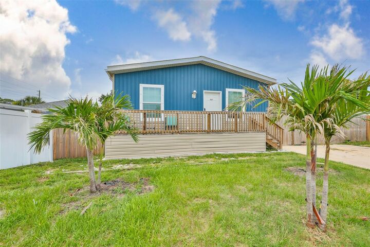 Property Photo: 1169 8th Avenue NE FL 33770