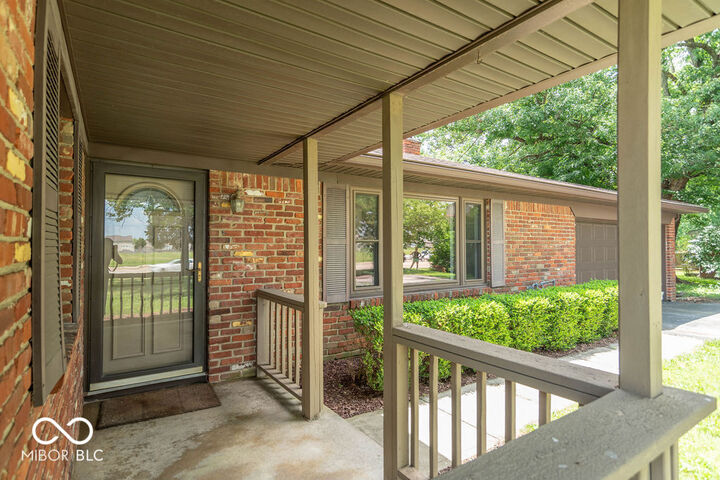 Property Photo: 8885 E County Road 600 N IN 46112