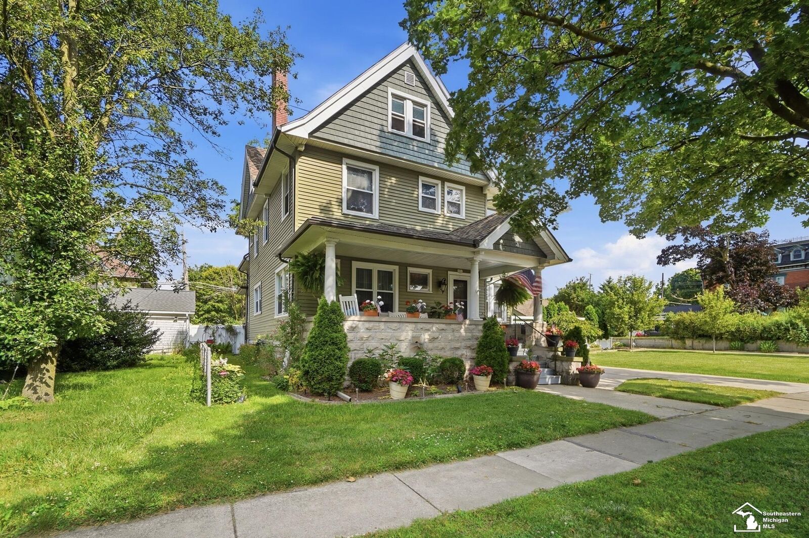 Property Photo:  307 N Macomb Street  MI 48162 