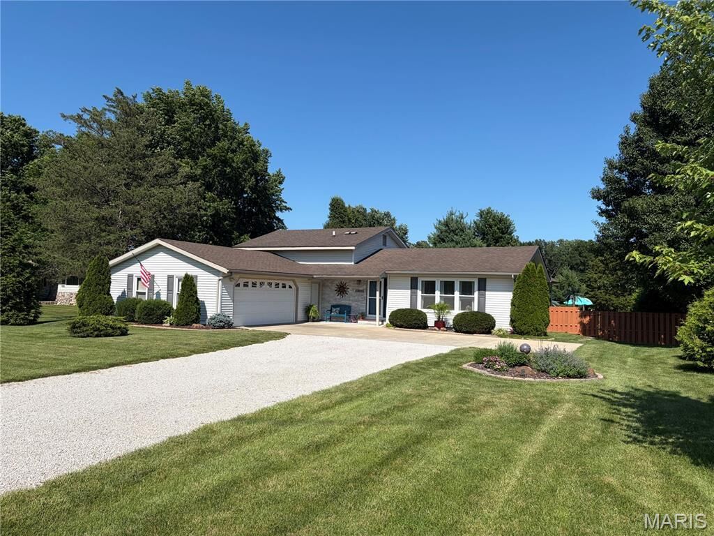Property Photo:  12394 Roberson Road  IL 62056 