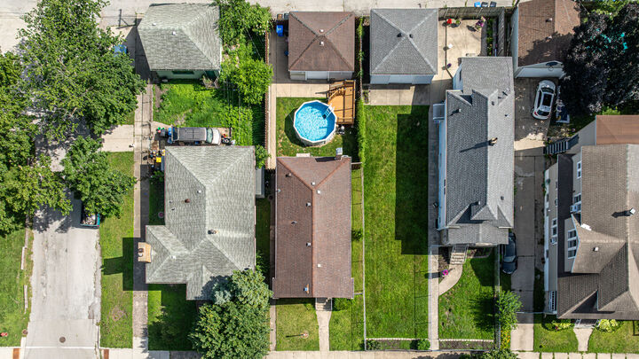 Property Photo:  3307 E 136th Street  IL 60633 
