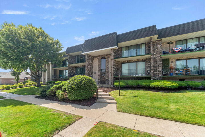 Property Photo:  9122 S Pulaski Road 2E  IL 60453 