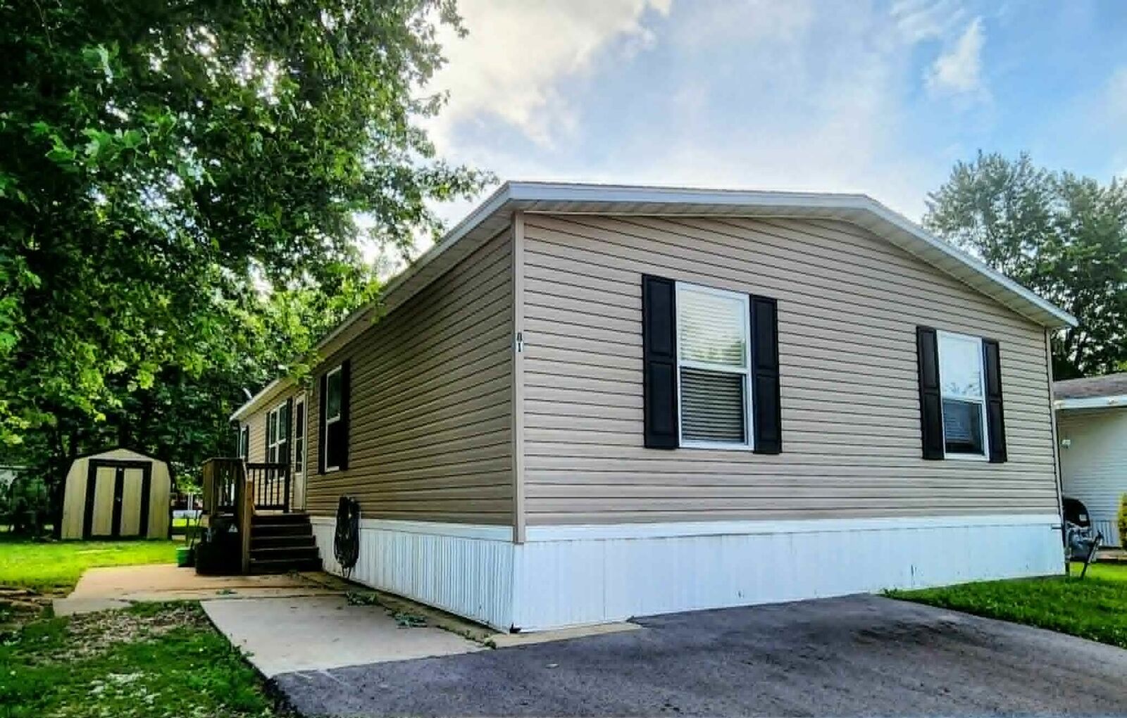 Property Photo: 81 Apple Lane IL 60914