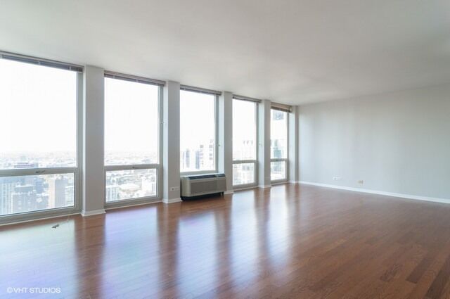 Property Photo:  111 E Chestnut Street 52J  IL 60611 