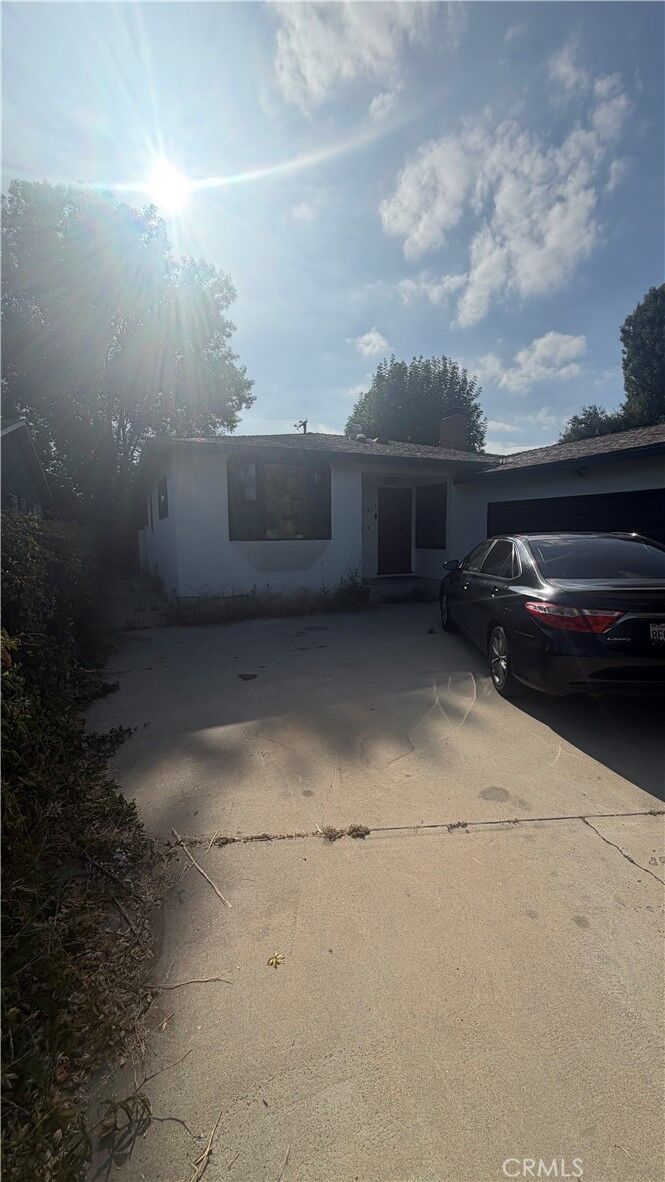 Property Photo: 5837 Cedros CA 91411
