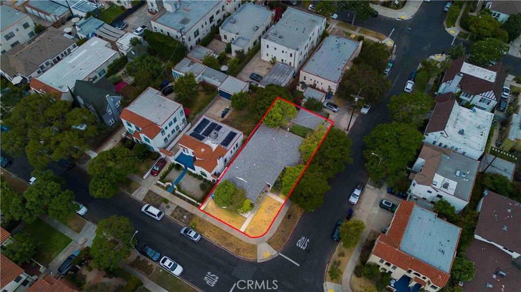 Property Photo:  4900 Dockweiler St  CA 90019 