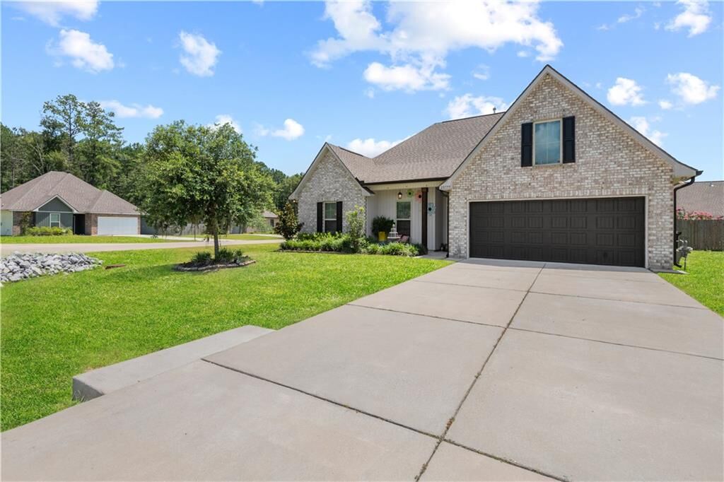 Property Photo: 20599 Stone House Road LA 70401