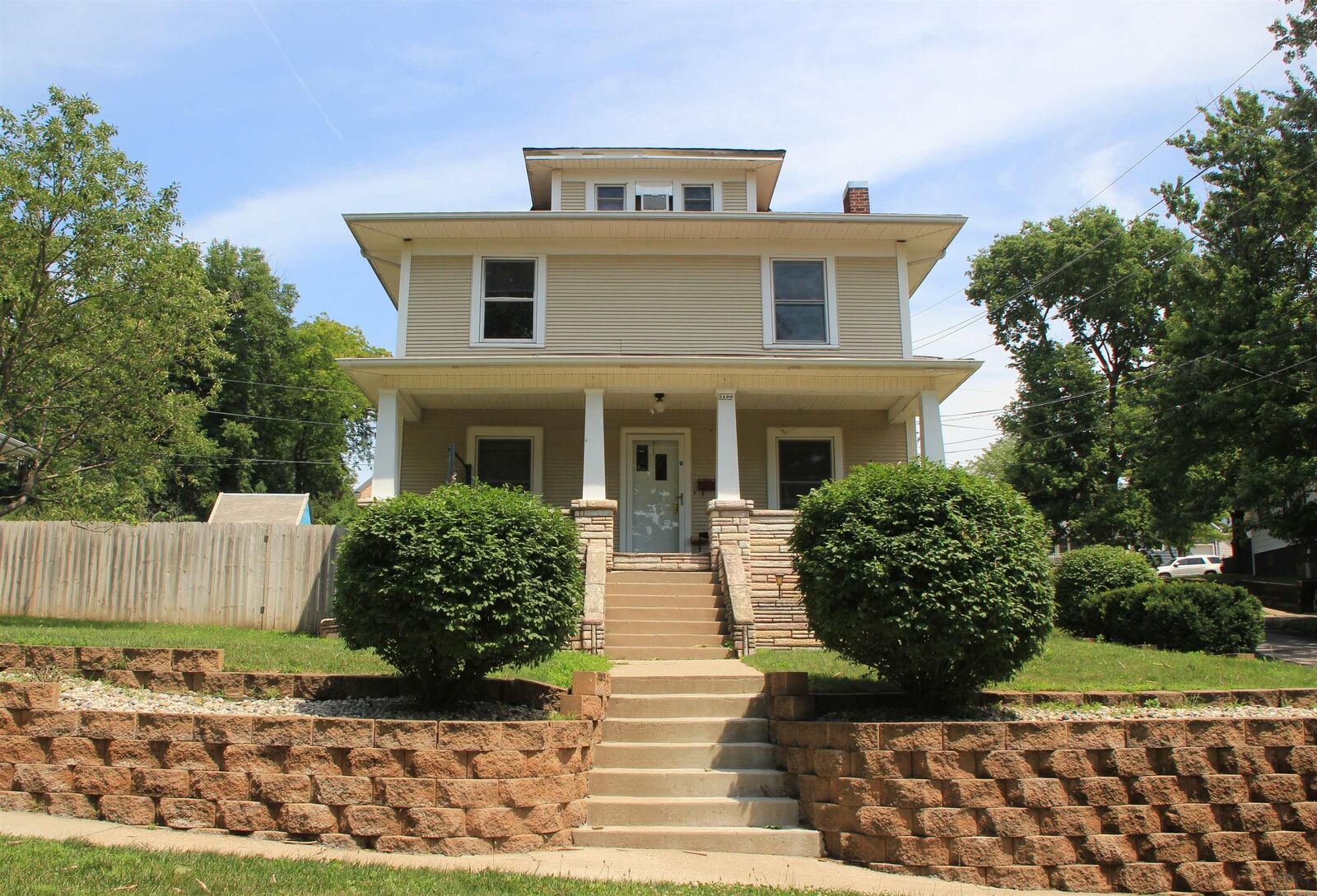 Property Photo: 2100 Heights IA 51104