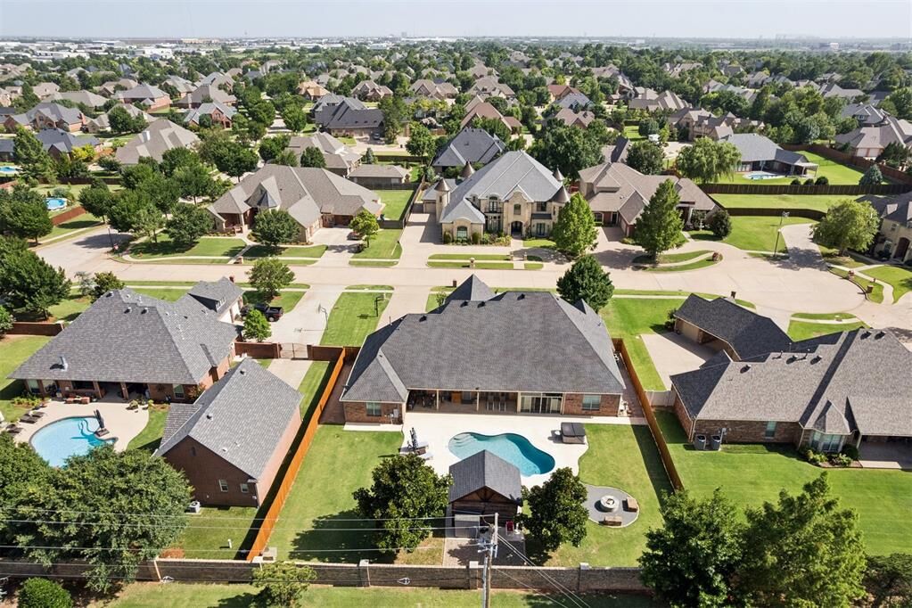 Property Photo:  409 NW 150th Court  OK 73013 
