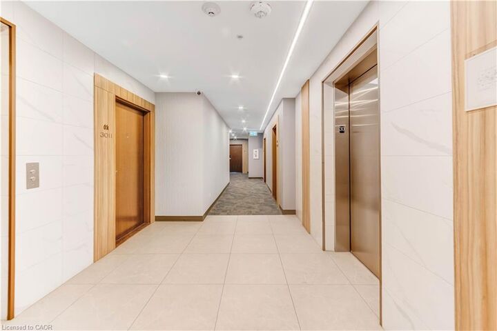 Property Photo:  60 Frederick Street 2705  ON N2H 0C7 