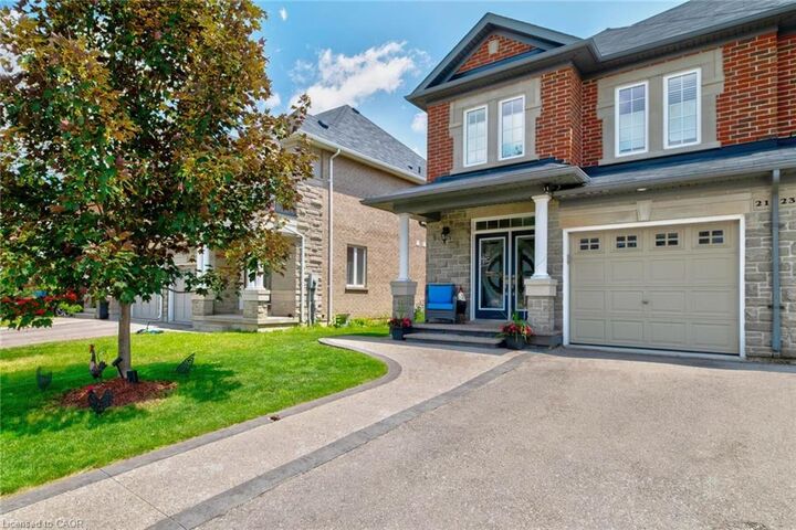 Property Photo:  21 Summerberry Way  ON L9B 0G2 