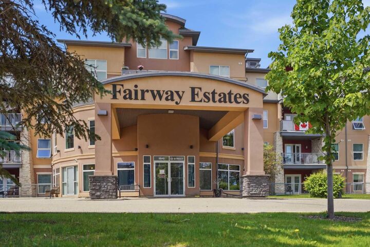 Property Photo: 5040 53 Street 310 AB T4S 0A1