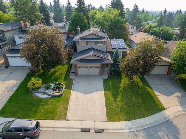 Property Photo:  40 Silver Ridge Court NW  AB T3B 4V5 