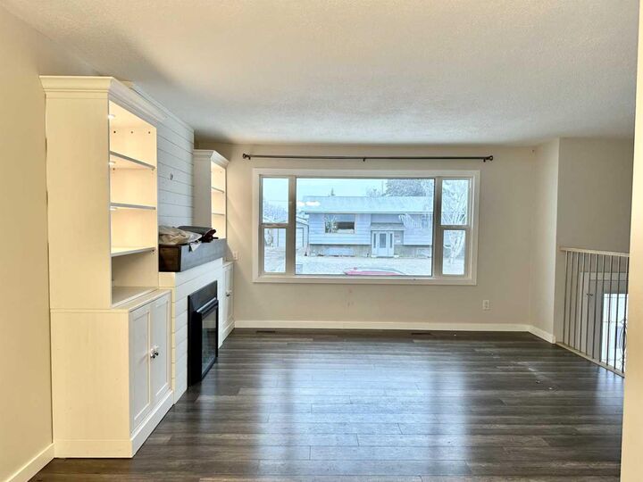 Property Photo: 9245 99 Avenue AB T8V 3X4