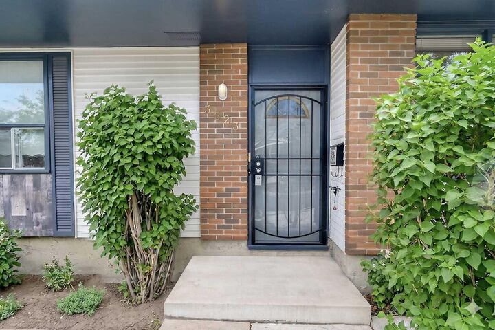 Property Photo:  3523 48 Street NE  AB T1Y 5S5 