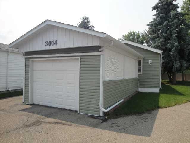 Property Photo:  3014 29th Street S  AB T1K 6S7 