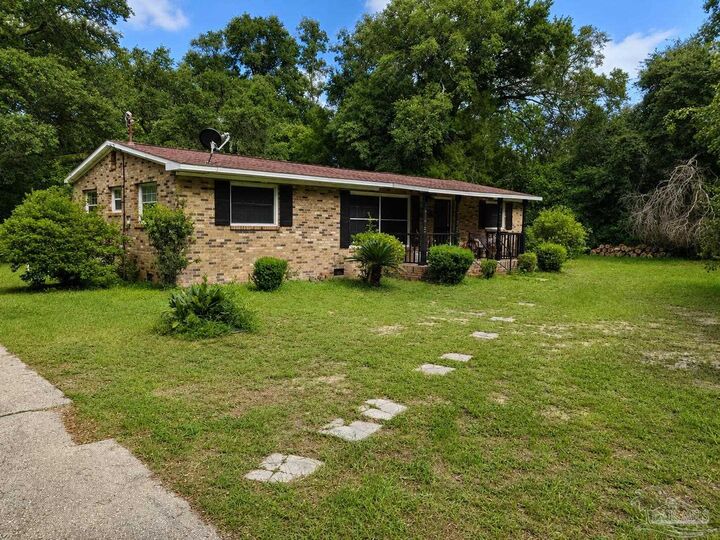 Property Photo: 6770 N Hwy 87 FL 32570