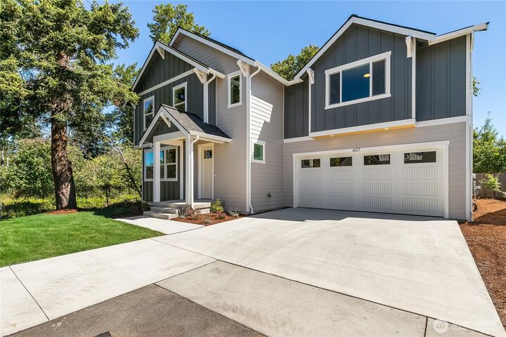Property Photo:  607  Illinois Street  WA 98225 