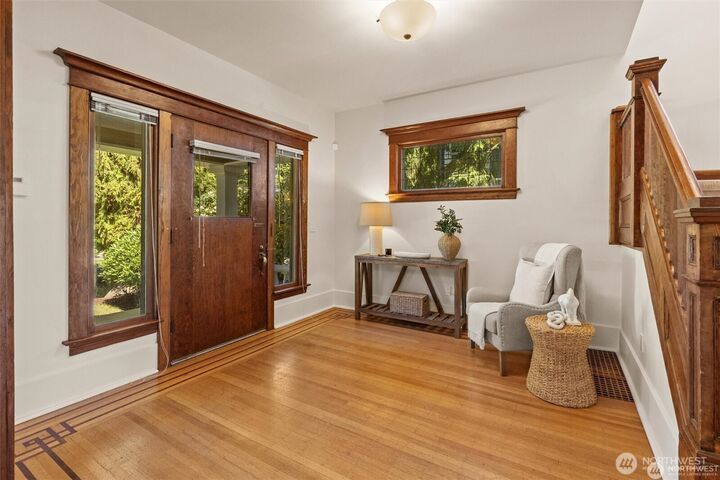 Property Photo:  938  18th Avenue E  WA 98112 