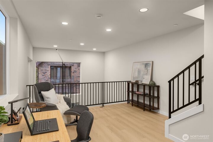 Property Photo: 1127 C 10th Avenue E WA 98102
